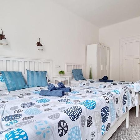 Finnem Rentals Zikova ปราก ภายนอก รูปภาพ