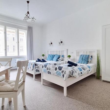 Finnem Rentals Zikova ปราก ภายนอก รูปภาพ